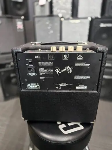 Fender Rumble 15 - Rumble Series 15 Watt Bass Amp (V3) 2