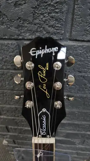Epiphone Les Paul Classic Gloss - Ebony 2