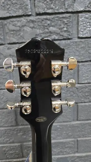 Epiphone Les Paul Classic Gloss - Ebony 2