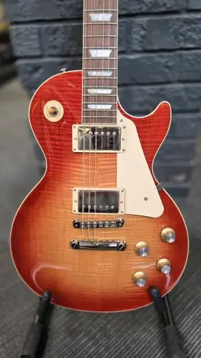Gibson Limited Edition Les Paul Standard 60's AAA Top - Cherry Burst 2
