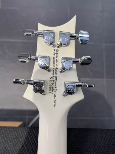 PRS SE EG SSS CREAM TORT PG 4