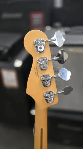 Fender American Ultra II Jazz Bass, Ebony Fingerboard - Texas Tea 2