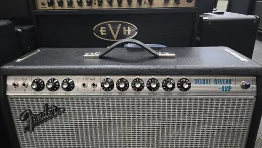 Fender '68 Custom Deluxe Reverb Guitar Amp 2