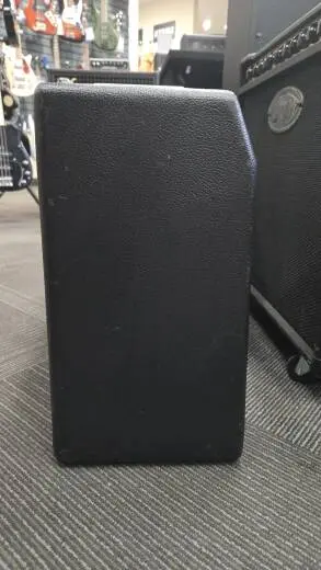 Fender '68 Custom Deluxe Reverb Guitar Amp 2