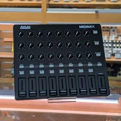 Akai - High-Performance Portable Mixer/DAW Controller 2