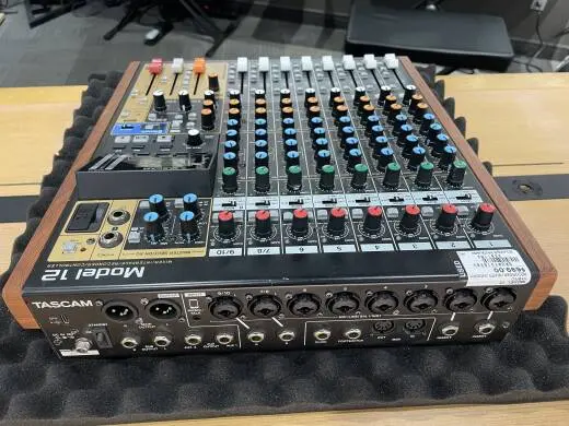 Tascam - MODEL 12 2