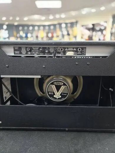 Fender '68 Custom Deluxe Reverb Guitar Amp 2