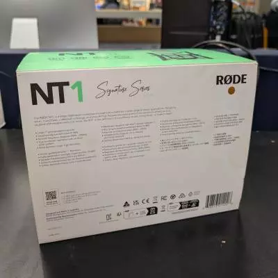 RODE - NT1 Signature Series Studio Condenser Microphone - Green 2