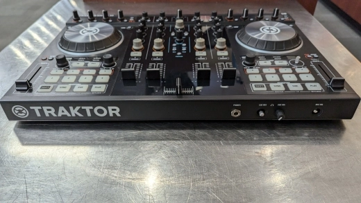 Native Instruments - KONTROL S4 MKII 2