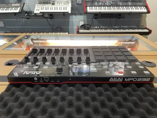 Akai - MPD232 2
