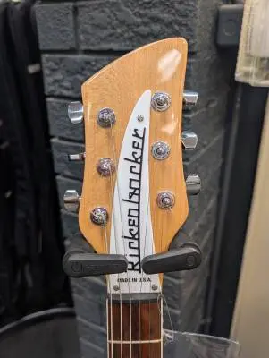 Rickenbacker - 600 Series Solid Body Electric Guitar - Mapleglo 2