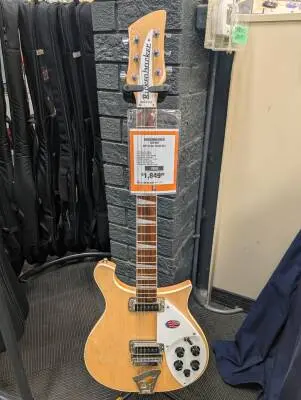 Rickenbacker - 600 Series Solid Body Electric Guitar - Mapleglo 2