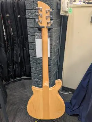Rickenbacker - 600 Series Solid Body Electric Guitar - Mapleglo 2