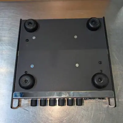 Traynor - Small Block 200 Watt Micro Bass Head 2