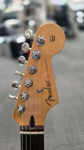 Fender Player II Stratocaster, Rosewood Fingerboard - White Blonde 2