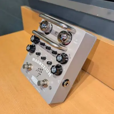 Tubesteader - Magnezium 2-Channel Tube Preamp Pedal 2