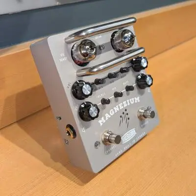 Tubesteader - Magnezium 2-Channel Tube Preamp Pedal 2