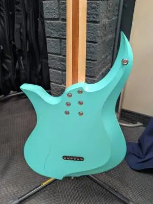 Contriver - FS6 Signature Baritone in Seafoam 2