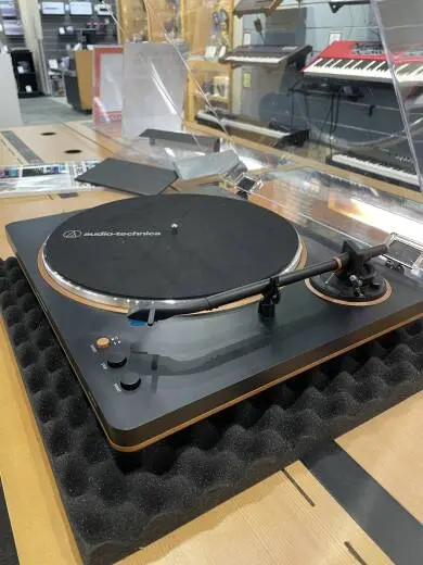 Audio-Technica - AT-LP70X-BZ 2
