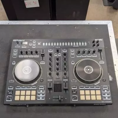 Roland - DJ-505 2-Channel Serato DJ Controller 2