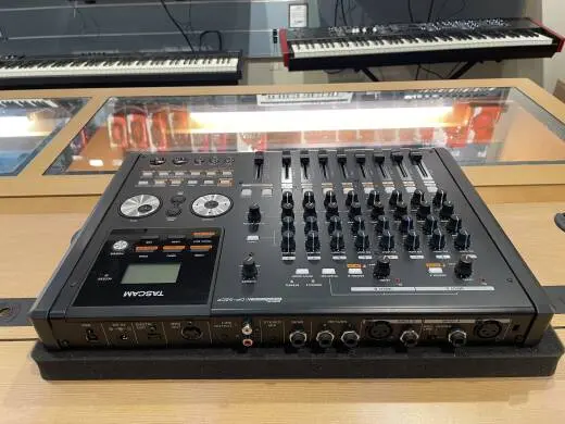TASCAM DP-02CF DIGITAL PORTASTUDIO 2