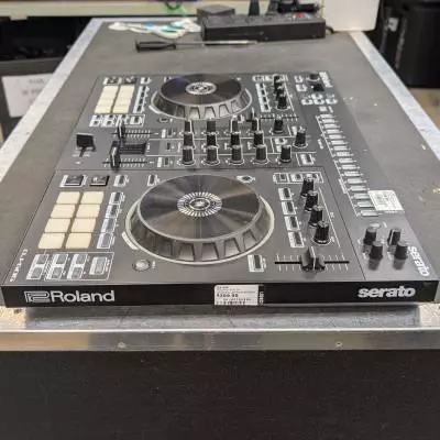 Roland - DJ-505 2-Channel Serato DJ Controller 2