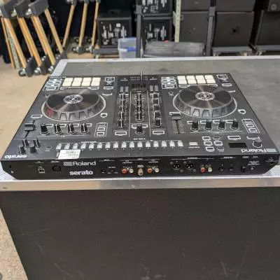 Roland - DJ-505 2-Channel Serato DJ Controller 2