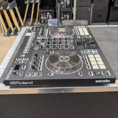 Roland - DJ-505 2-Channel Serato DJ Controller 2