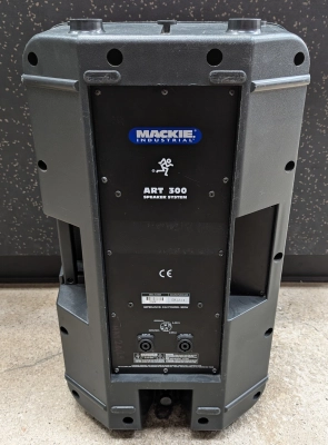 Mackie Two-Way Speaker System 3