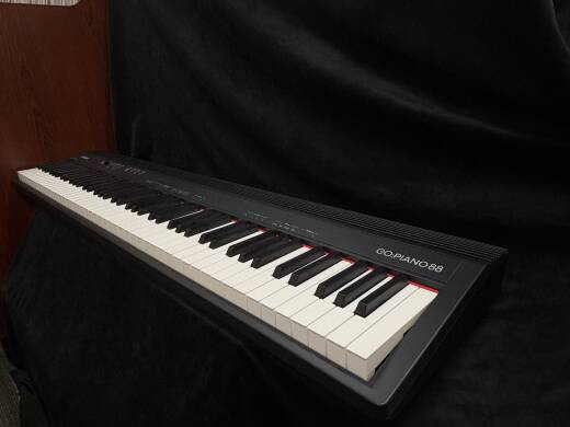 Roland GO-88P 88-Key Portable Digital Piano W/Bluetooth Speakers