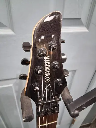 YAMAHA RGX220 - Metallic Black Sparkle 2
