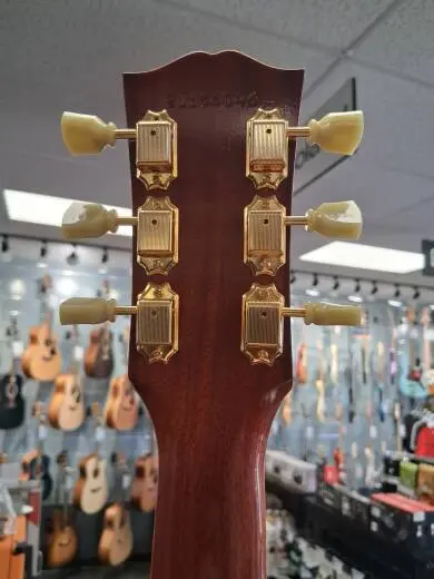 Gibson Custom Shop 1960 Hummingbird Antique Heritage Cherry Sunburst 2