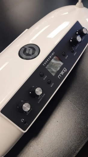 MOOG - THEREMINI (WHITE)