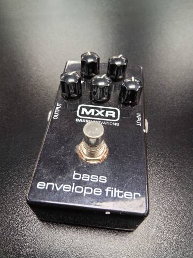MXR M82 - Bass Envelope Filter | Long & McQuade
