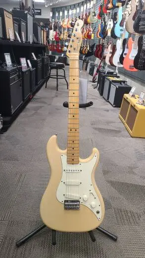 FENDER BULLET '81 BLONDE