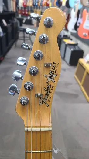 FENDER BULLET '81 BLONDE 2