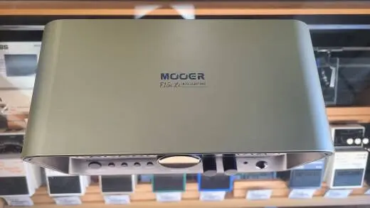MOOER F15I LI BATTERY AMP 2