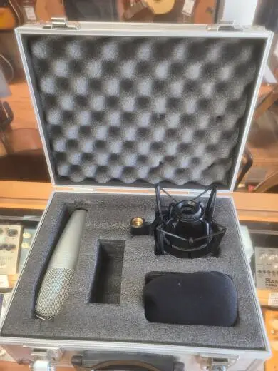 APEX WIDE DIAPHRAGM W/CASE & MOUNT 2