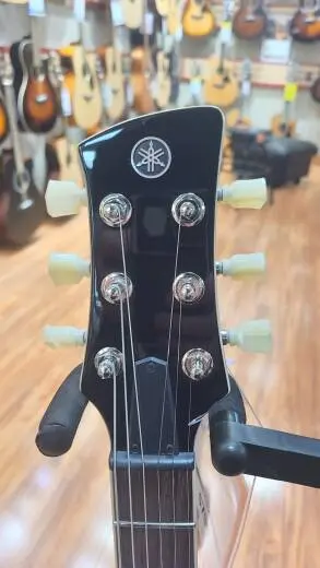 Yamaha - RSS02T VW 2