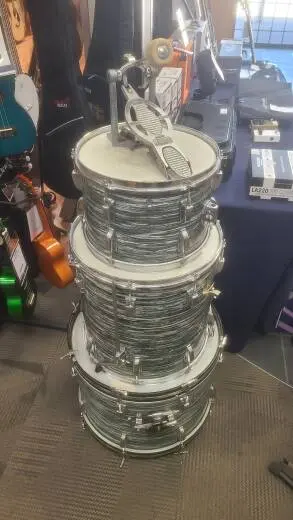 LUDWIG MID 60'S BLUE OYSTER PEARL 3 PIECE