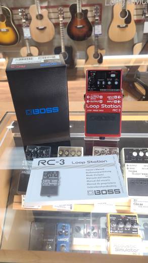 BOSS RC-3LS - Loop Station | Long & McQuade