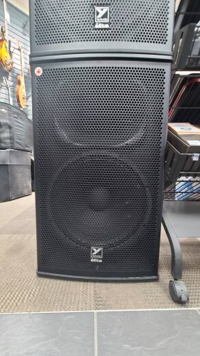 Yorkville Sound - EF15P