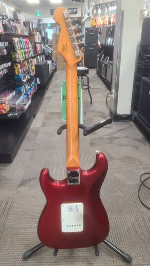 Squier Classic Vibe '60s Stratocaster, Laurel Fingerboard - Candy