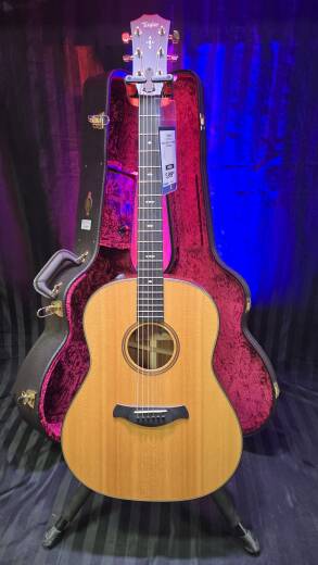 Store Special Product - Taylor Guitars - 517E B.E.