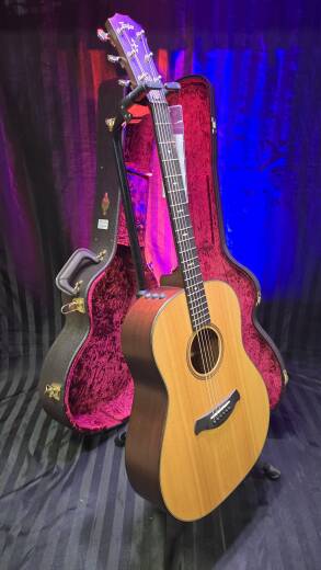 Store Special Product - Taylor Guitars - 517E B.E.