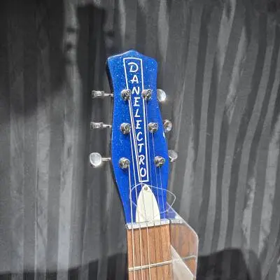 Danelectro - D59M-Blue Sparkle Metal Flake 2
