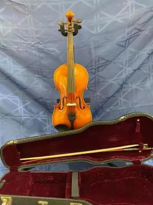 Suzuki 3/4 Violin Outfit 2