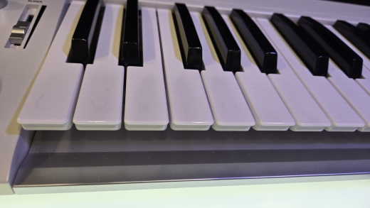No.170 KORG K49 MIDIキーボード Amazon.co.jp: KORG コルグ ポリ・アフタータッチ MIDI