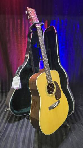 Store Special Product - Martin Guitars - D-28 2017