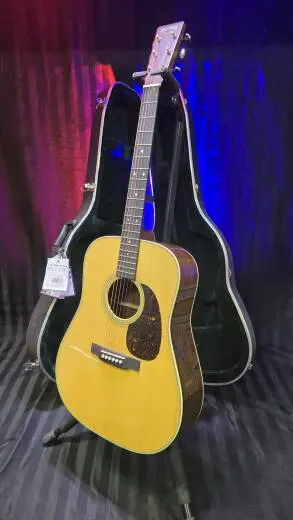 Martin Guitars - D-28 2017 2
